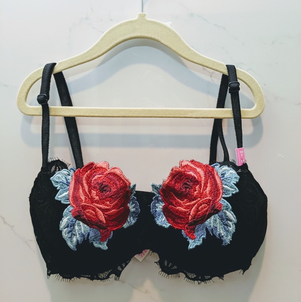 Victoria's Secret Pink fiesta push up bra 32D